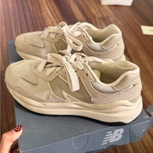 New Balance running course suede